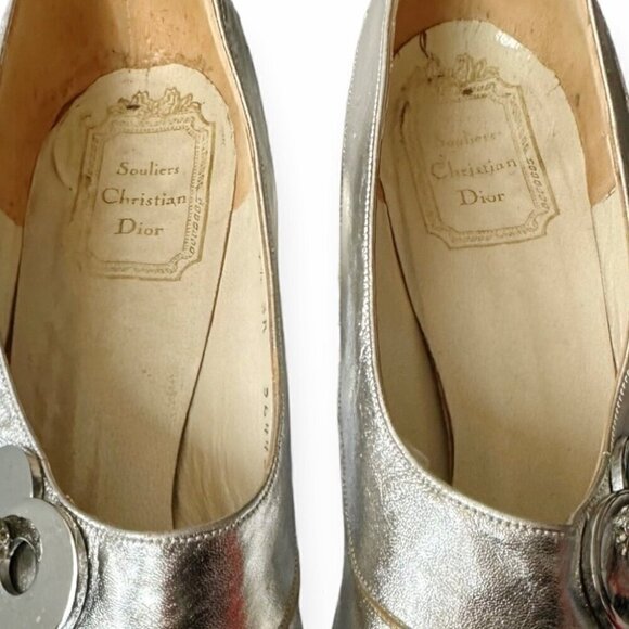 Vintage 60s Christian Dior Souliers Silver Mod Pumps with Metal Discs. Size 7 1 - Picture 16 of 16